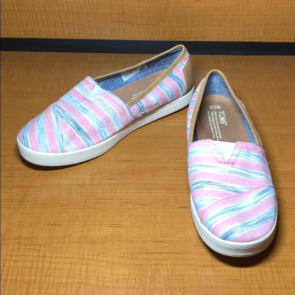 TOMS slip-on sneaker